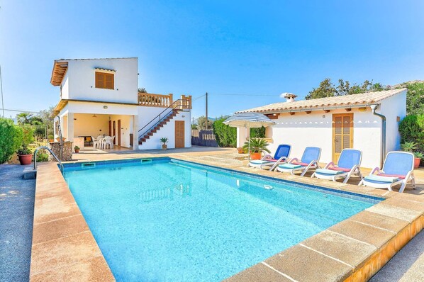 Villa Oliver image
