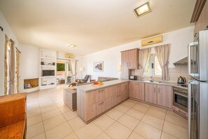 Villa Estiasi image