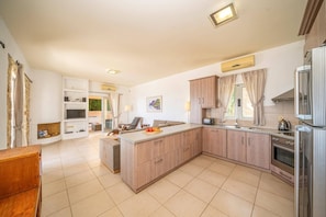 Villa Estiasi image