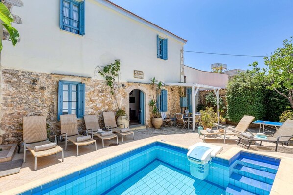 Villa Epavlis image