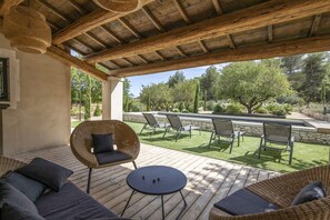 Villa Les Alpilles image