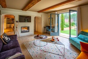 Villa Les Alpilles image