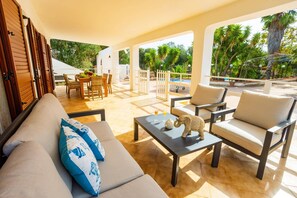 Villa Olivier image