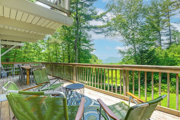 Townshend Vacation Rental | 3BR | 2.5BA | 2,100 Sq Ft | Stairs Required