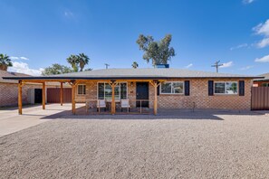 Front Exterior | Covered Front Patio | Fenced Backyard