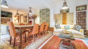 The lounge was carefully designed to create a cozy and classical atmosphere.
#classic #decor #design #portugal #pt #lisbon