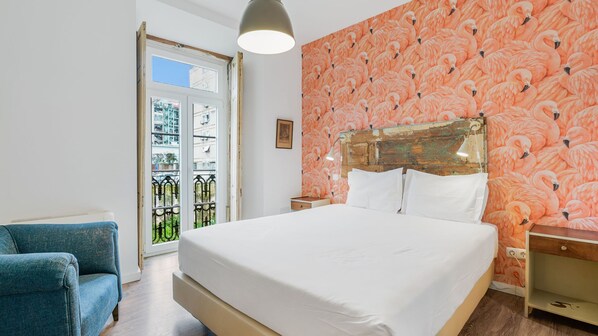 Unwind is this bedroom adorned with vibrant wallpaper and repurposed classical furniture.
#decor #comfort #portugal #pt #lisbon
