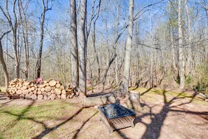 Fire Pit | Playground | Outdoor Dining Area