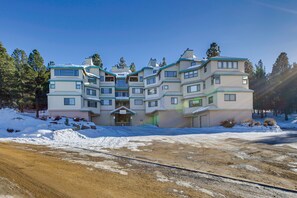 Condo Exterior | Expansive Mountain Views | < 1 Mi to Angel Fire Resort