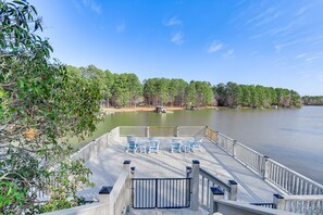 Private Boat Dock | Viewing Deck | 3 Kayaks Provided | 3 Paddleboards Provided