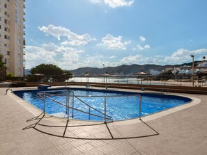 Wasser, Wolke, Himmel, Eigentum, Gebäude, Azurblau, Schwimmbad, Urban Design, Freizeit, Baum