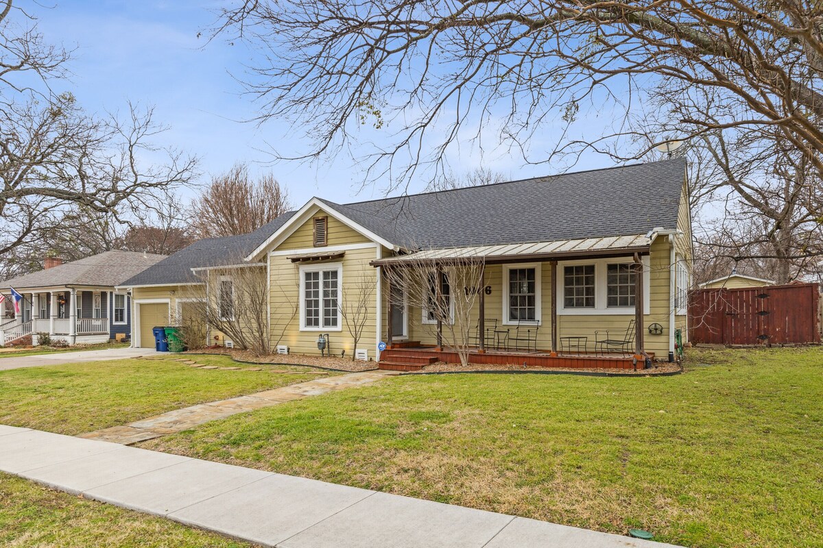 Charming + Warm Cottage in McKinney