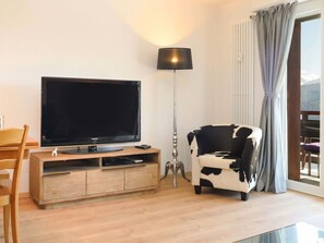 Meubles, Confort, Bâtiment, Télévision, Canapé, Bois, Salon, Sol, Sol, Téléviseur