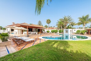 Villa mit pool in Maspalomas Gran Canaria mit Garten