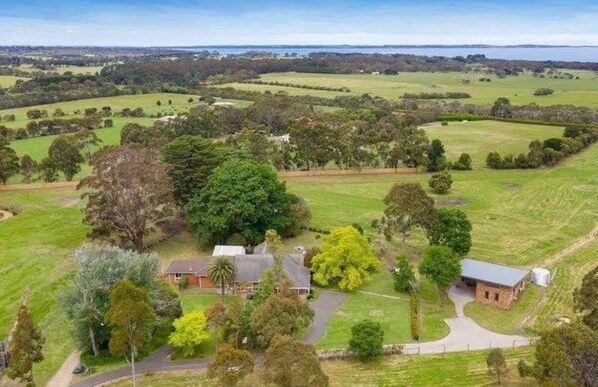 Peaceful country-scenery with views in all directions 