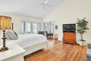 Large master suite to enjoy!