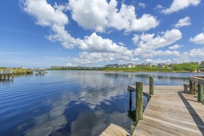 Camp Creek Lake Dock: Your Gateway to Waterfront Adventures!