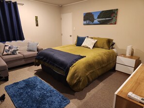 Master - King Bed