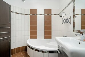 Bathroom with a bathub