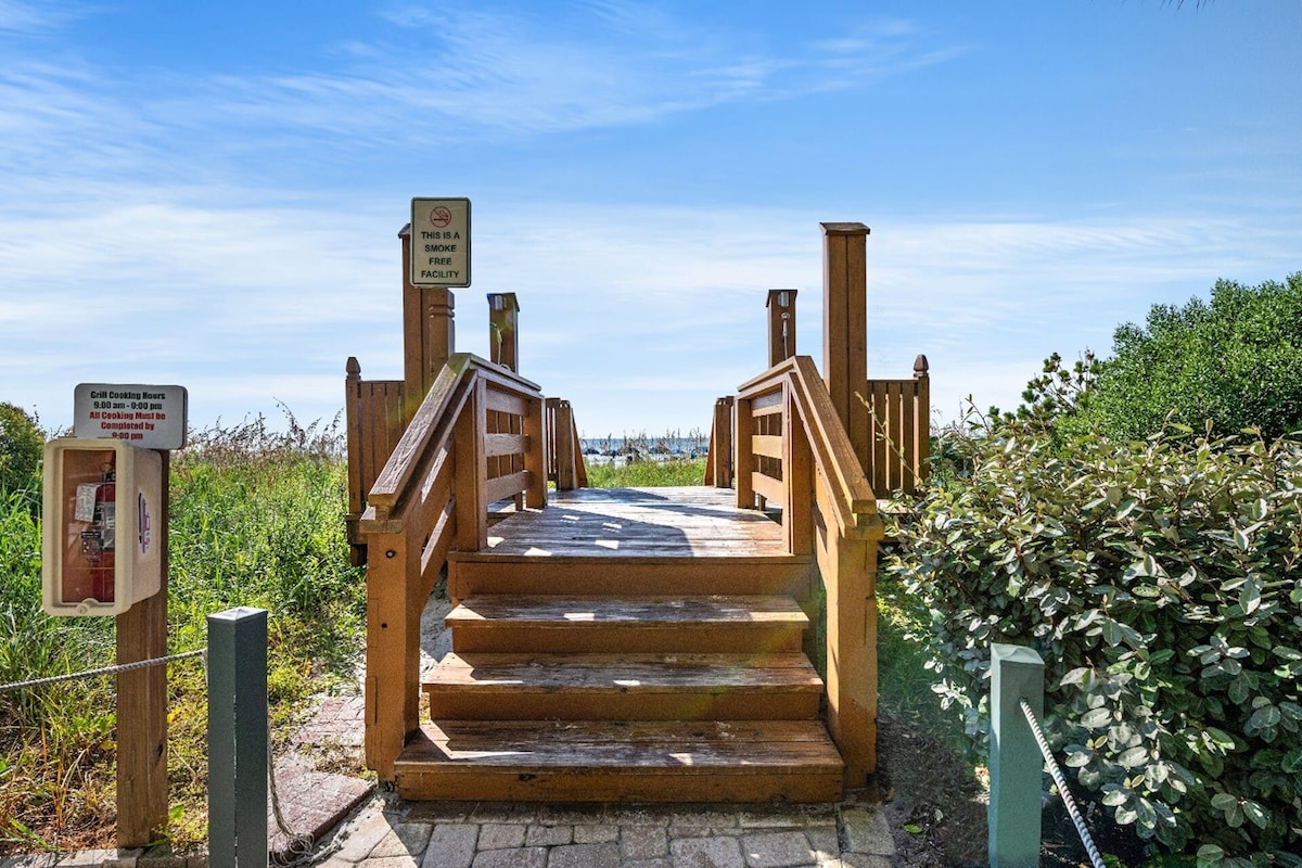 5-bedroom, 4-bathroom oceanfront Penthouse, Sleeps 14 | Windy Hill Dunes – 1803PH