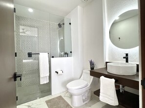 Bathroom 1.