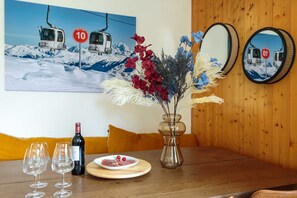 Dining table seats 6