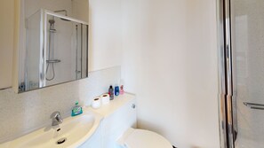 207 UPS Bathroom