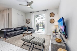 Spacious sitting room