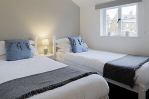 Orchard Cottage Bedroom 2 - StayCotswold