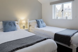 Orchard Cottage Bedroom 2 - StayCotswold