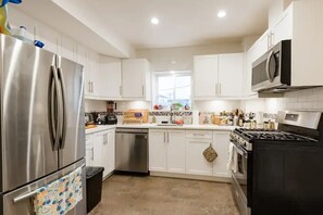 Newly Remodeled Kitchen 