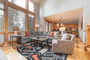 12557 Legacy Ct Unit 16B-print-030-029-Living Room-3360x2240-300dpi
