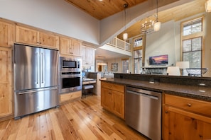 12465 Lookout Loop Truckee CA-print-002-022-Interior-3333x2223-300dpi
