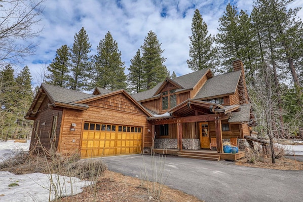 13087 Fairway Dr Truckee CA-print-001-001-Exterior-4200x2800-300dpi