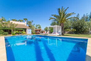 Beautiful villa with swimming pool
