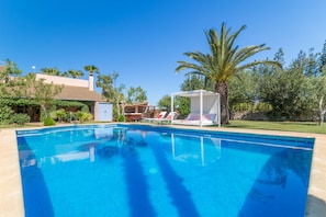 Beautiful villa with swimming pool