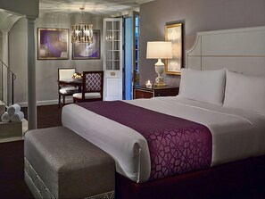 Unit with King bed. Exact unit will be assigned upon arrival. Views, colors, and decor may vary.