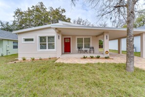 Exterior | Front & Back Patios | Gas Grill