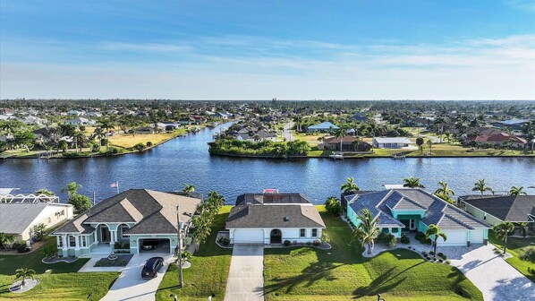 Beautiful 2 bed 2 bath villa located in Charlotte Harbor Area