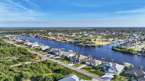 Beautiful 2 bed 2 bath villa located in Charlotte Harbor Area