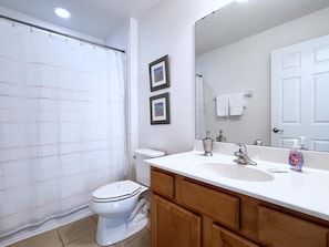 This villa has a total of 5.5 bathrooms.