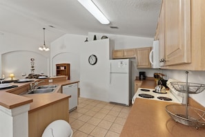 Kitchen (Angle)