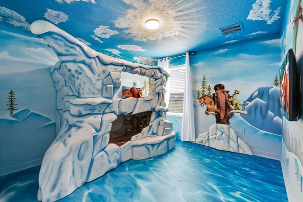 This villa has a total of 6 bedrooms.