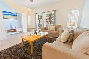 Living Room
43" Smart TV