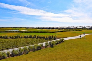 Beautiful 4 bed 3 bath townhome located in The Retreat at Champions Gate