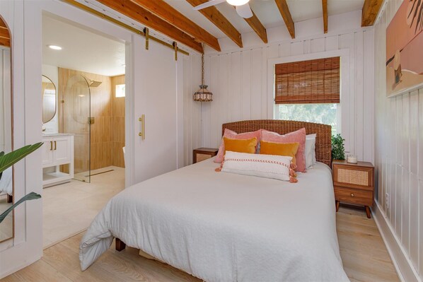 This villa has a total of 2 bedrooms.