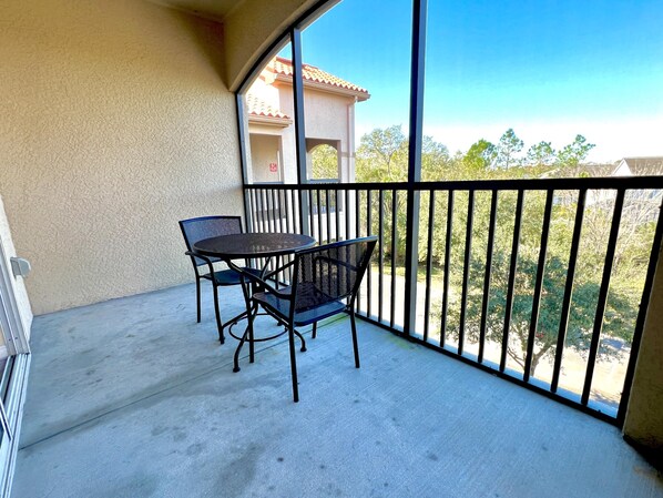 Beautiful 2 bed 2 bath condo located in Tuscana Resort