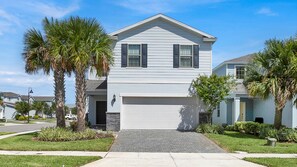Beautiful 5 bed 4 bath villa located in Windsor At Westside Resort