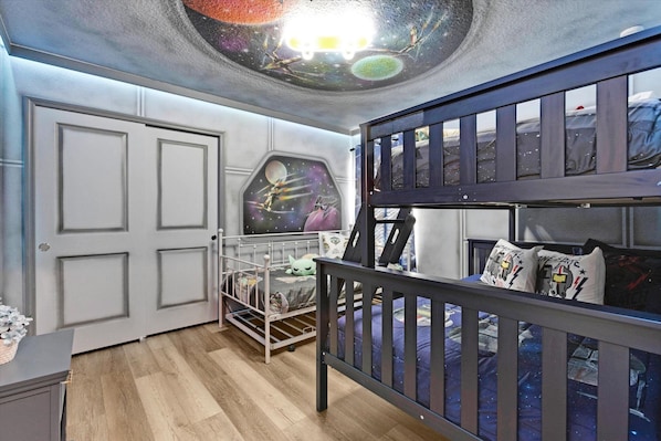 Twin/Double Twin Bunk Bedroom 9 (Angle)