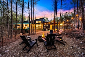 Aces Wild Cabin is a secluded cabin tucked at the end of the road, with the best views of the forest